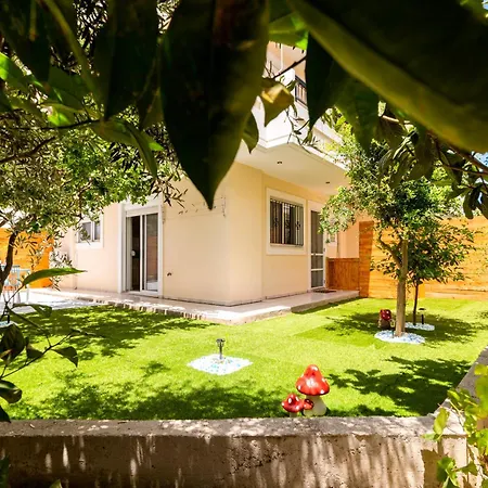 Lilliput Garden Apartment *